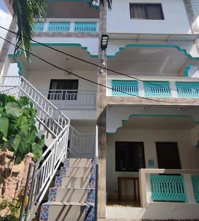 Rosita'S Cottages By The Road Moalboal Ngoại thất bức ảnh